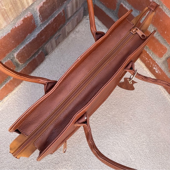 🆕Bogota Made in Columbia Genuine Leather Briefcase - Picture 7 of 10